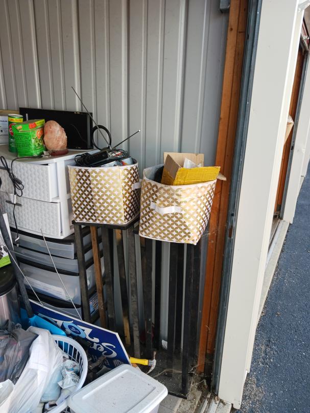 Storage Unit Auction in Belleville, IL at Gateway Storage Mall Belleville Mascoutah Avenue